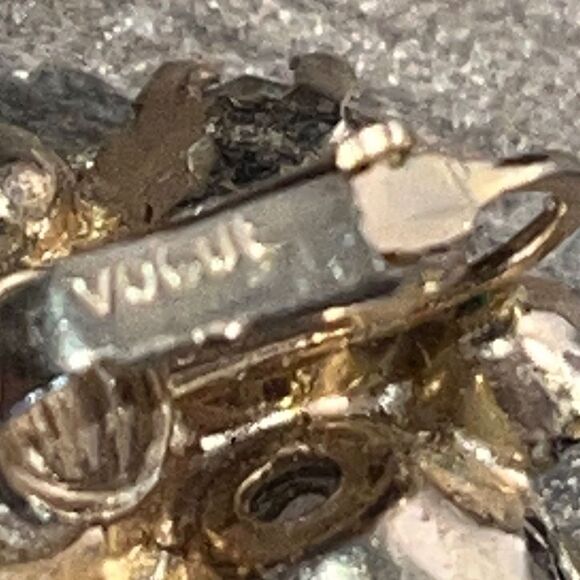 Vogue Cluster Stone Bead Clip Earrings 1” Gold Tone Crystal - Picture 6 of 6